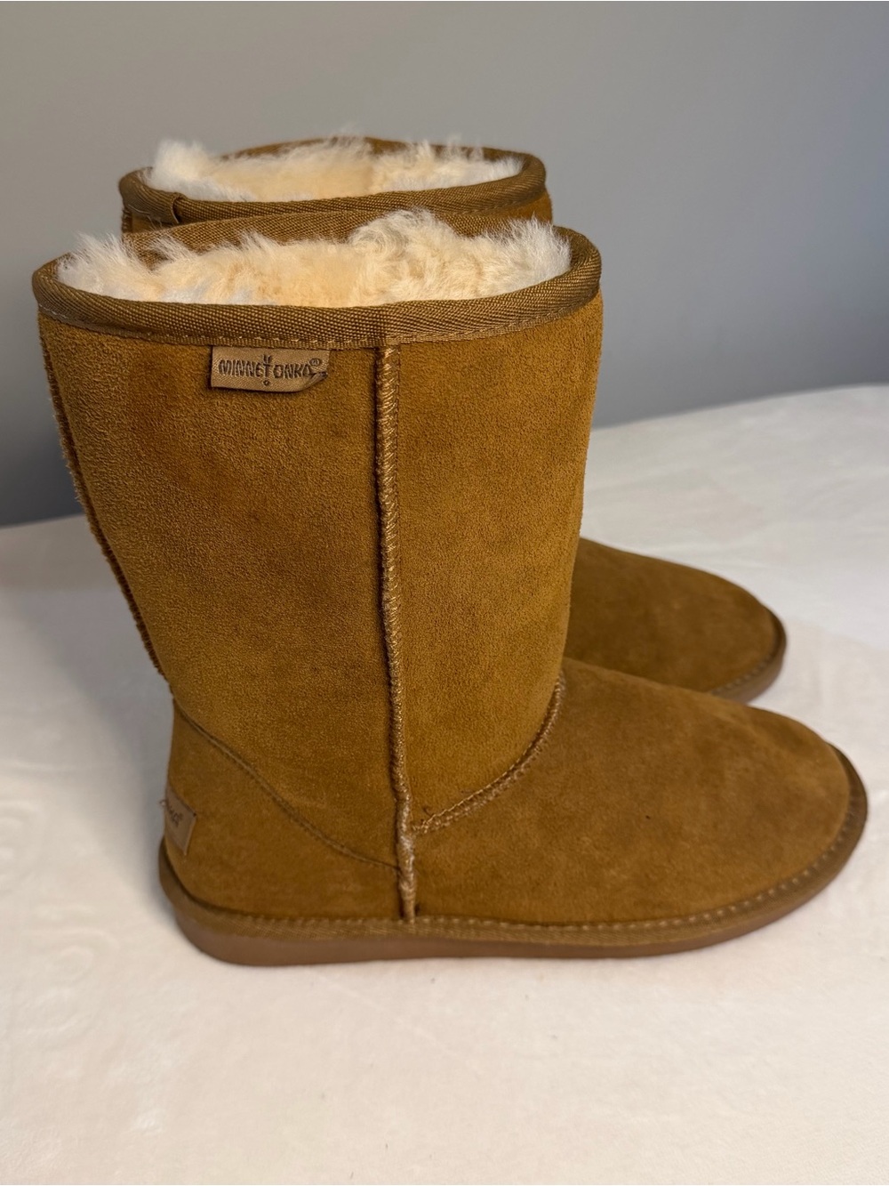 Minnetonka Brown Suede Fur Lined Boots Women’s Size 10